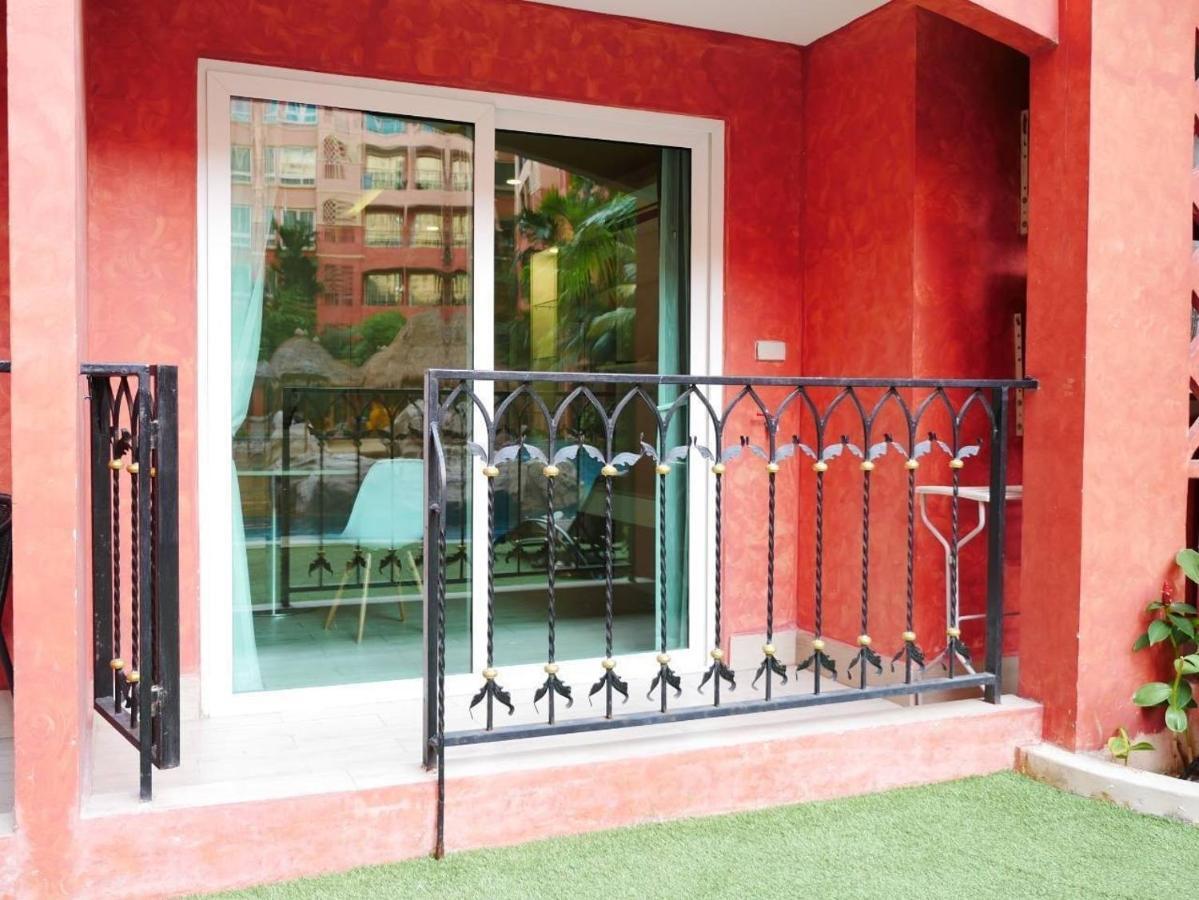 Seven Seas Condo Resort By Jay Jay Praia de Jomtien Exterior foto
