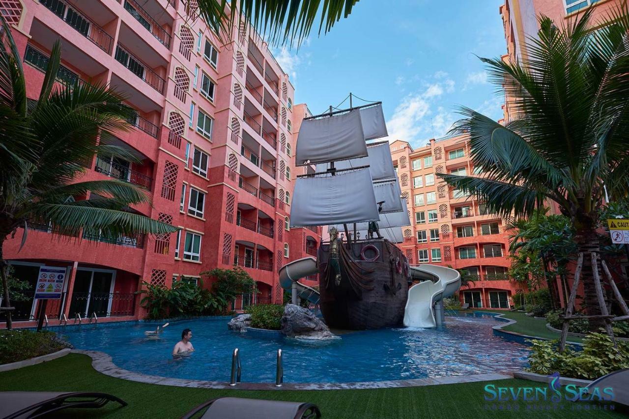 Seven Seas Condo Resort By Jay Jay Praia de Jomtien Exterior foto