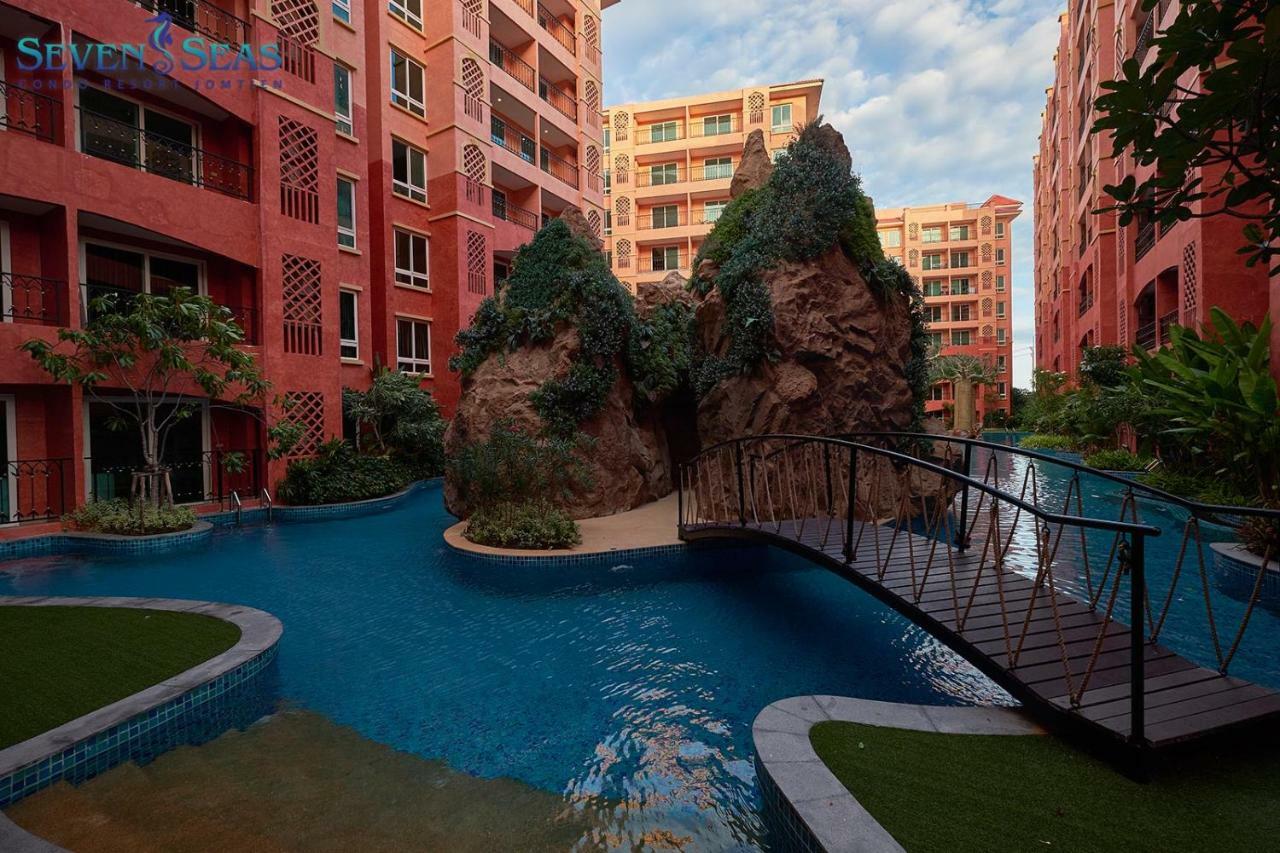 Seven Seas Condo Resort By Jay Jay Praia de Jomtien Exterior foto