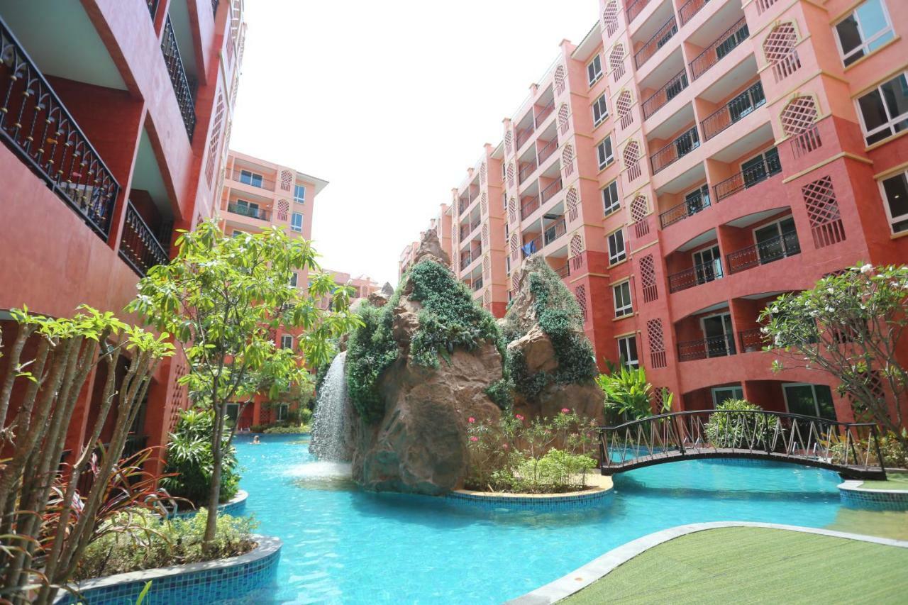 Seven Seas Condo Resort By Jay Jay Praia de Jomtien Exterior foto