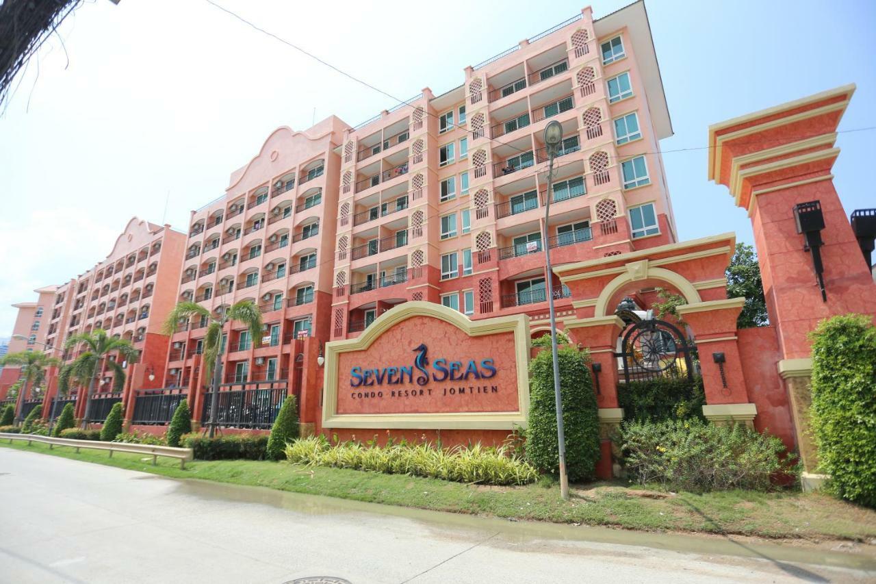 Seven Seas Condo Resort By Jay Jay Praia de Jomtien Exterior foto