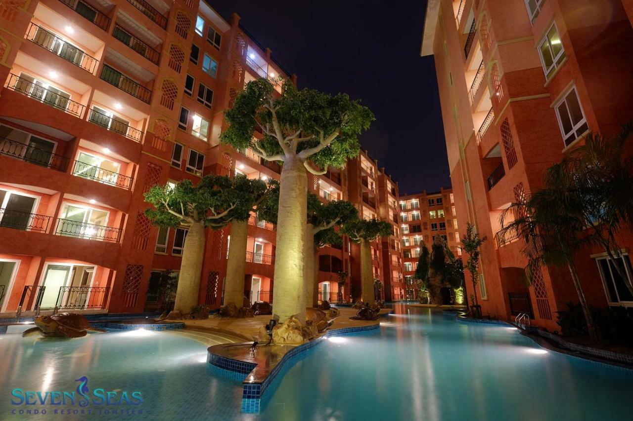 Seven Seas Condo Resort By Jay Jay Praia de Jomtien Exterior foto