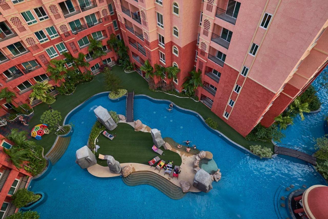 Seven Seas Condo Resort By Jay Jay Praia de Jomtien Exterior foto
