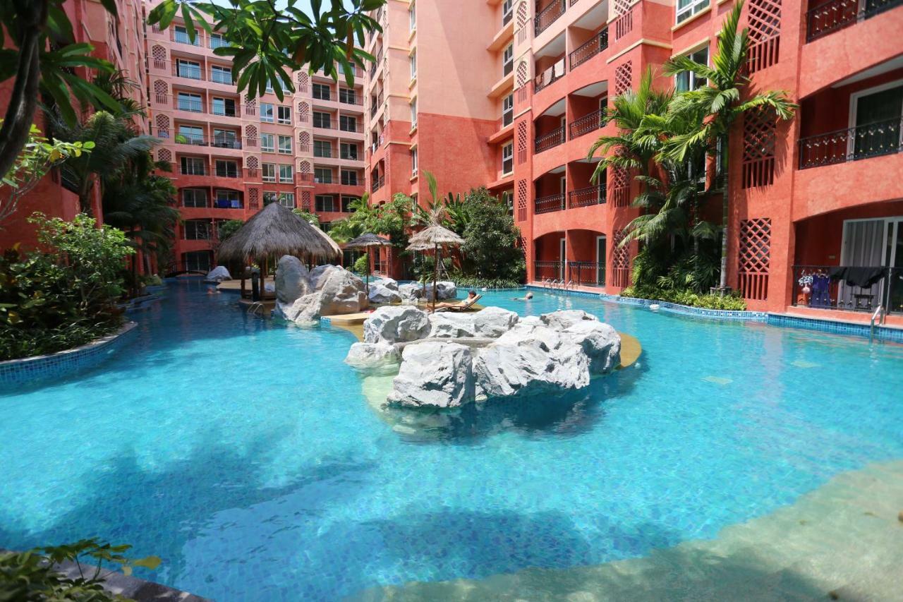 Seven Seas Condo Resort By Jay Jay Praia de Jomtien Exterior foto