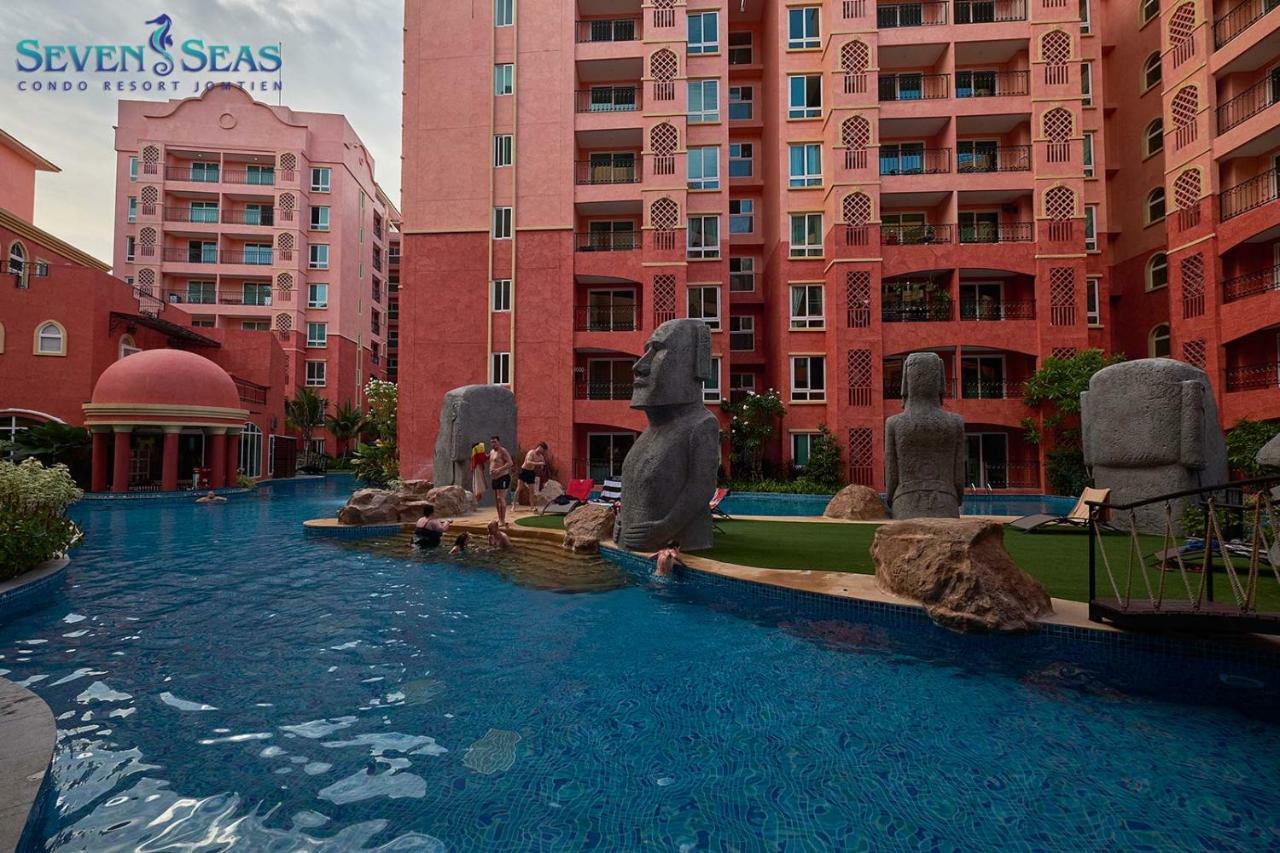 Seven Seas Condo Resort By Jay Jay Praia de Jomtien Exterior foto