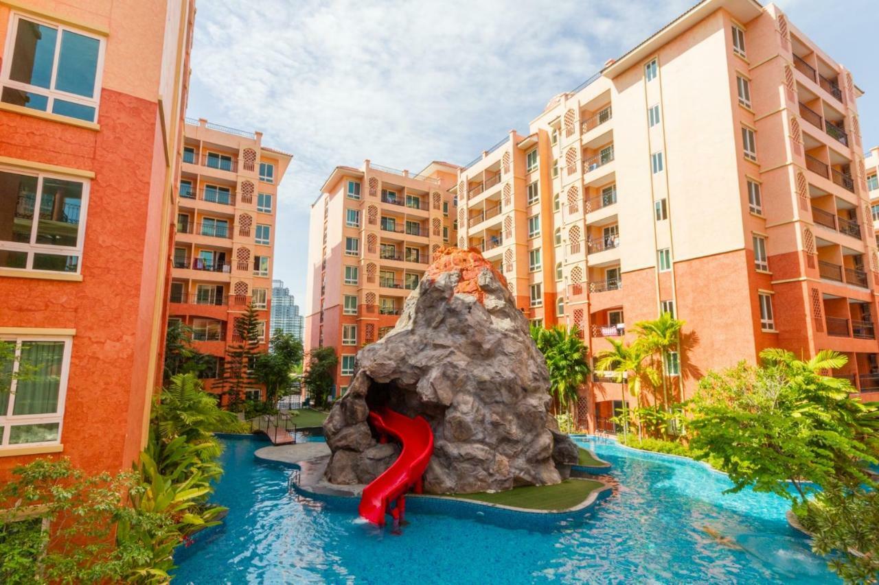 Seven Seas Condo Resort By Jay Jay Praia de Jomtien Exterior foto