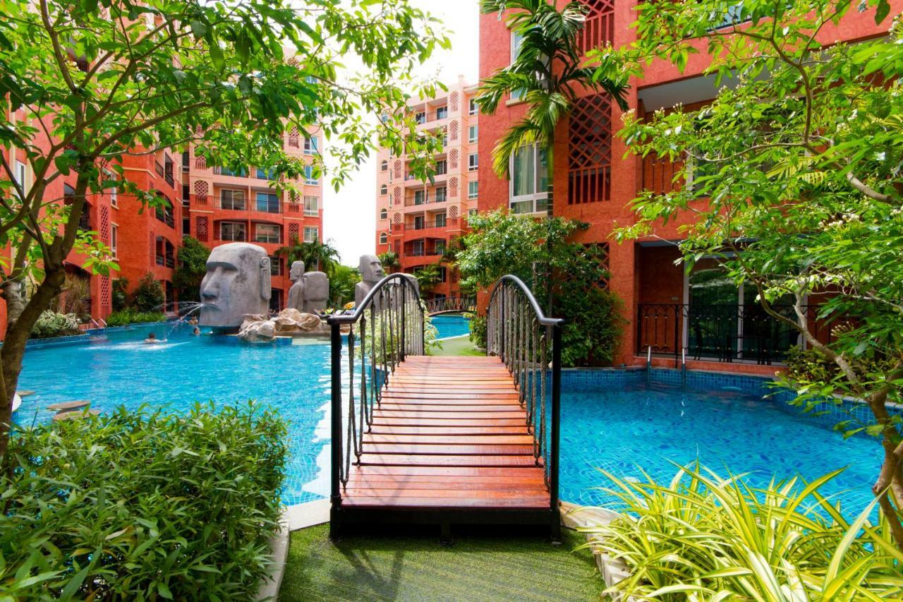 Seven Seas Condo Resort By Jay Jay Praia de Jomtien Exterior foto