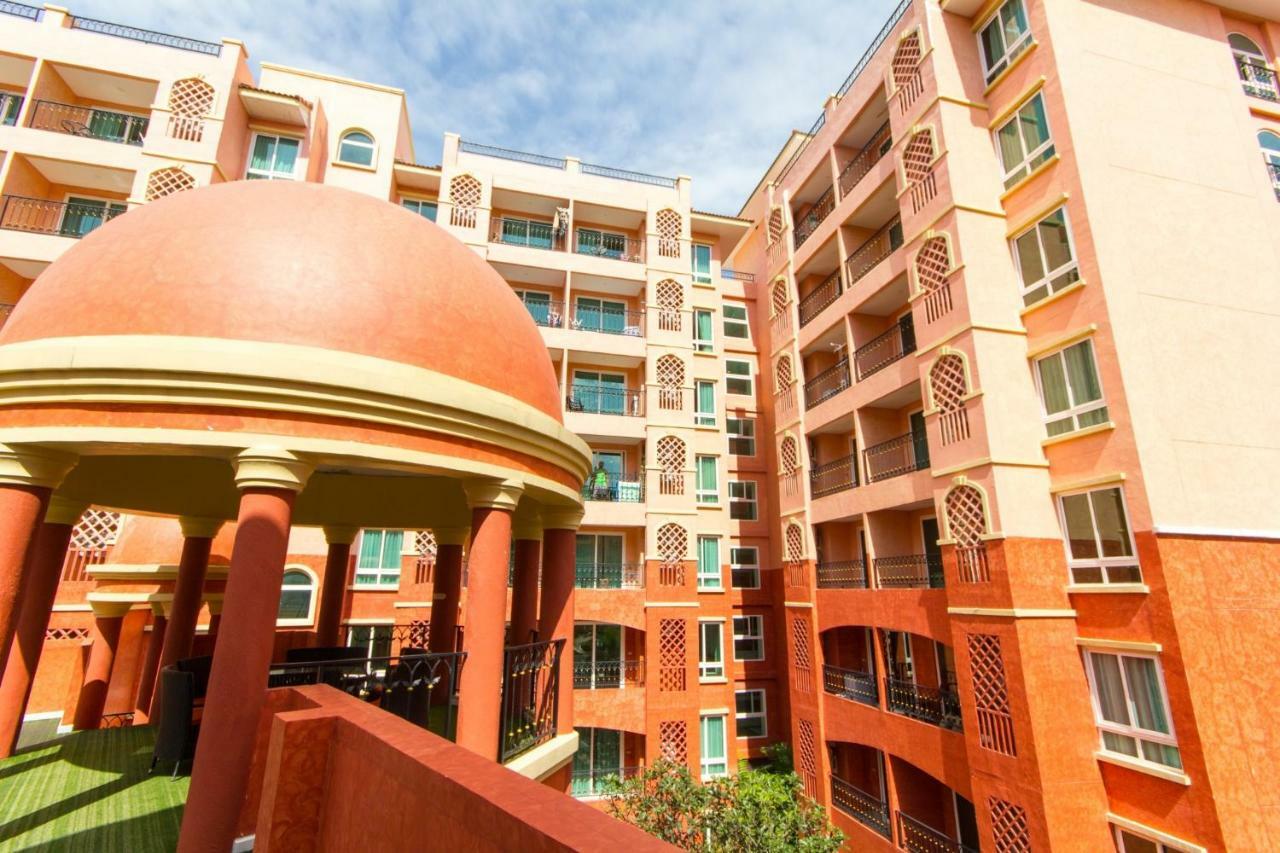 Seven Seas Condo Resort By Jay Jay Praia de Jomtien Exterior foto