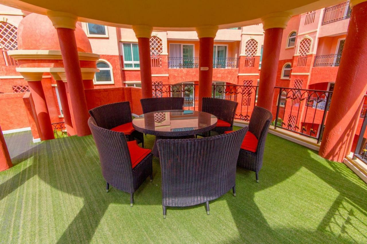 Seven Seas Condo Resort By Jay Jay Praia de Jomtien Exterior foto