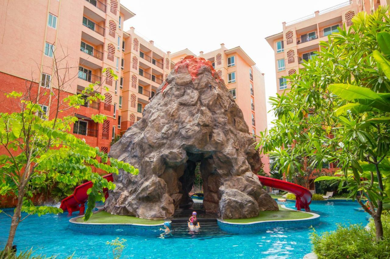 Seven Seas Condo Resort By Jay Jay Praia de Jomtien Exterior foto